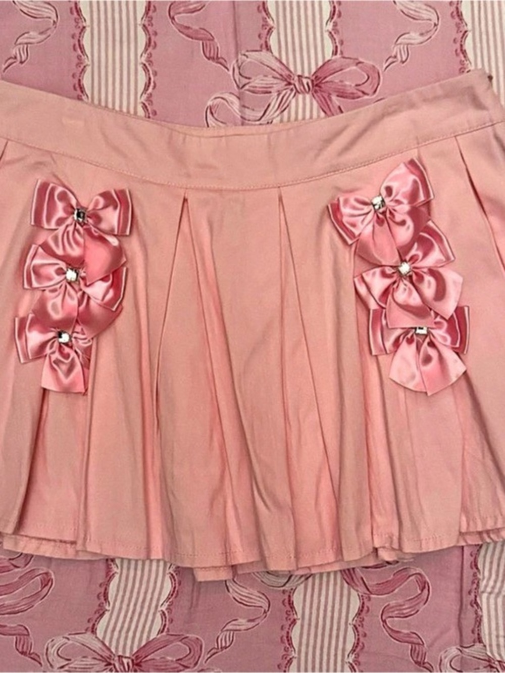 Sugar Thrillz ARTISTIC DAZZLE
PLEATED SKIRT